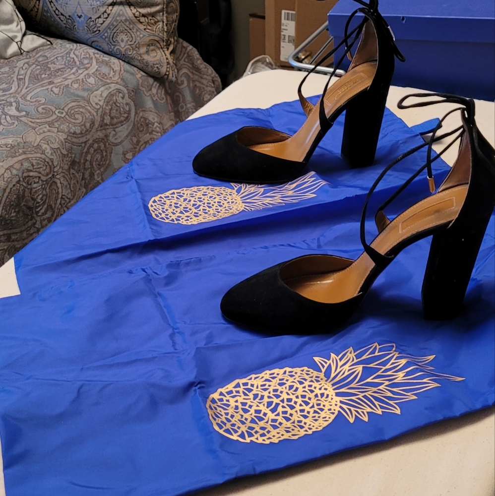 Black 4" heel suede shoes - Picture 3 of 5